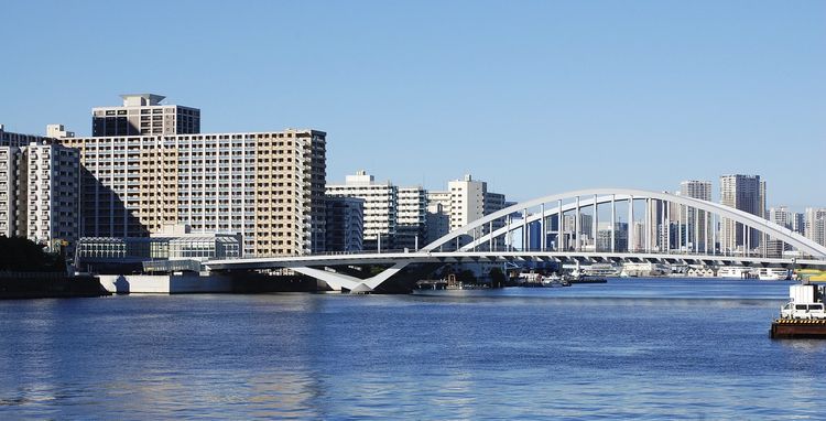 Japão com primeiro superavit comercial desde 2011