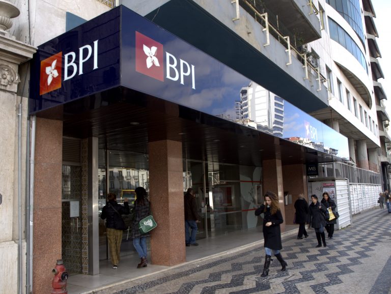 CaixaBank terá de lançar OPA à totalidade do BPI