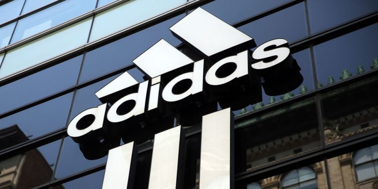 Adidas terá fábricas robotizadas a partir de 2017