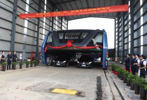 China constrói autocarro gigante para ultrapassar trânsito