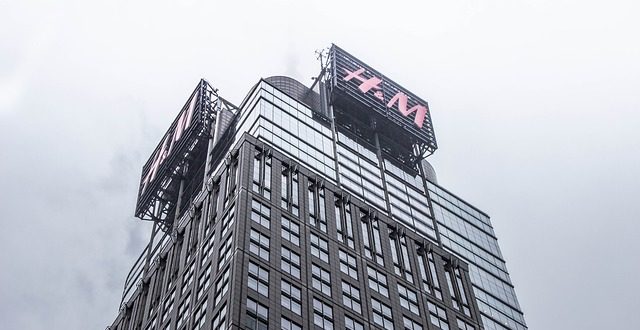 Lucro da H&M cai 9% para 501 milhões de euros