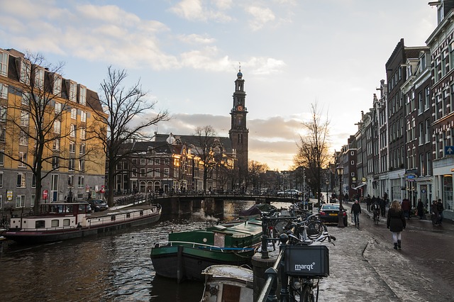 Holanda: partido do governo vence legislativas