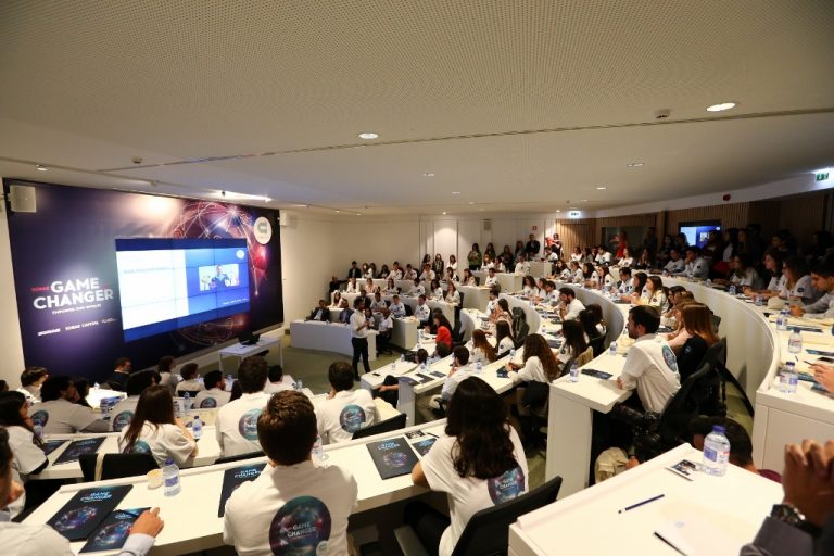 Sonae recebe 100 jovens talentos candidatos ao Programa Contacto