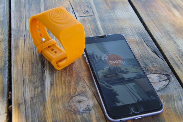 Pulseiras Sea Tags: a tecnologia que salva vidas no mar