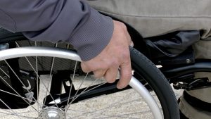 cadeira de rodas pessoas com deficiência trabalhadores com deficiência pme magazine