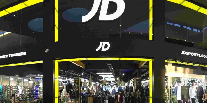 JD Sports abre lojas em Portugal enquanto espera pela fusão com a Sport  Zone - Empresas - Jornal de Negócios