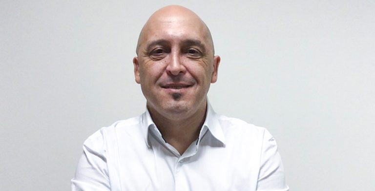 Desfibrilhador inovador envia coordenadas GPS