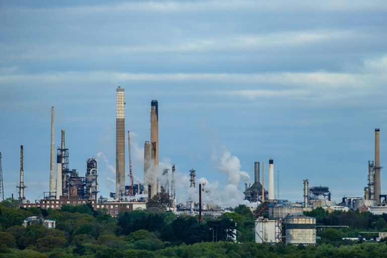 Refinarias de Sines e Matosinhos retomam atividade em junho