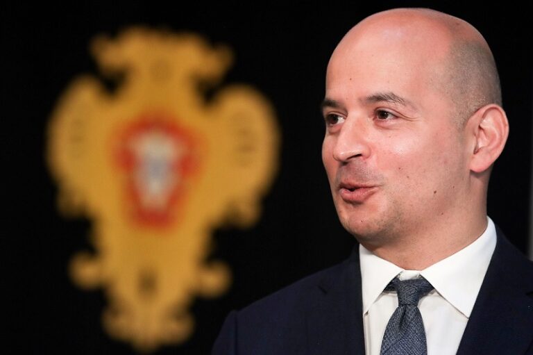João Leão espera colocar “Portugal no caminho do crescimento”