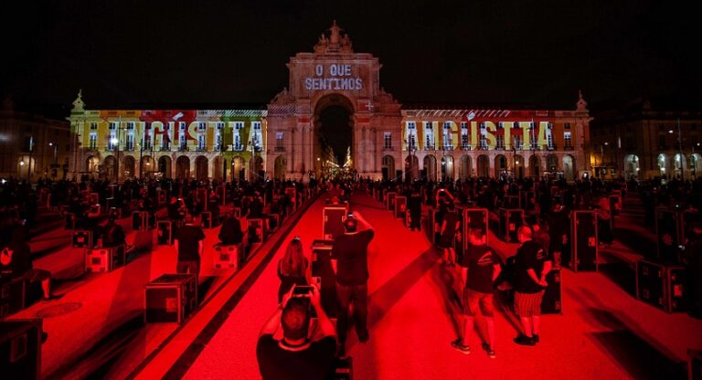 Técnicos para eventos iluminam Terreiro do Paço pela sobrevivência do setor