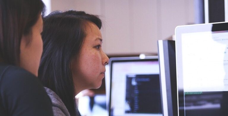 Católica lança programa de apoio ao trabalho feminino