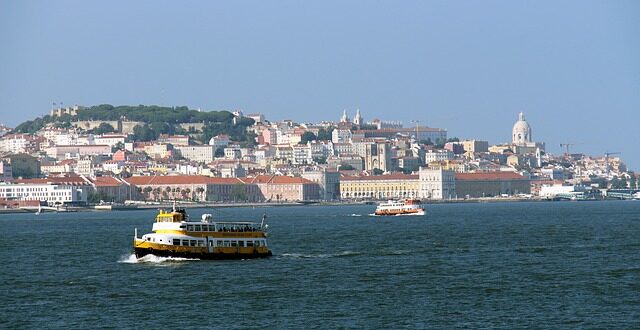 Transtejo Soflusa barcos ligações fluviais Lisboa Margem Sul