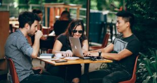 geração z millennials 19th Metlife Employee Benefit Trends Study 2021 MetLife trabalho empresas investigação café jovens