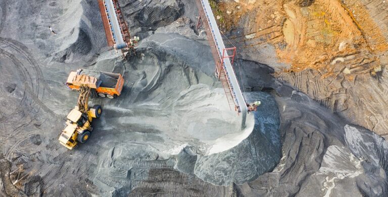 Exploradores de pedreiras unidos na gestão do acesso ao recurso mineral