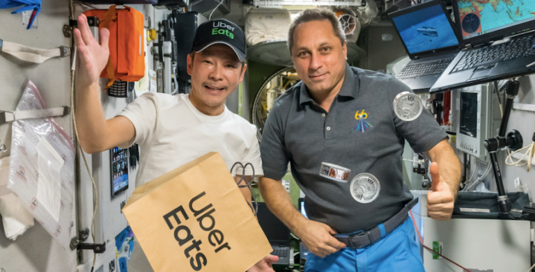 Uber Eats faz entrega de comida no espaço