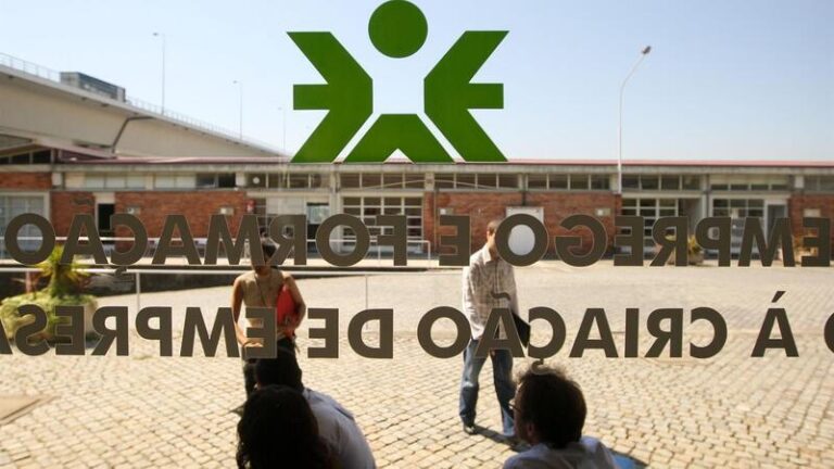 Bolsas do IEFP já só pagam abaixo do salário mínimo a quem não foi além do secundário