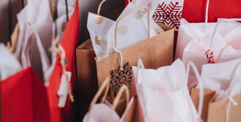 Portugueses pretendem gastar mais este ano e preferem comprar online
