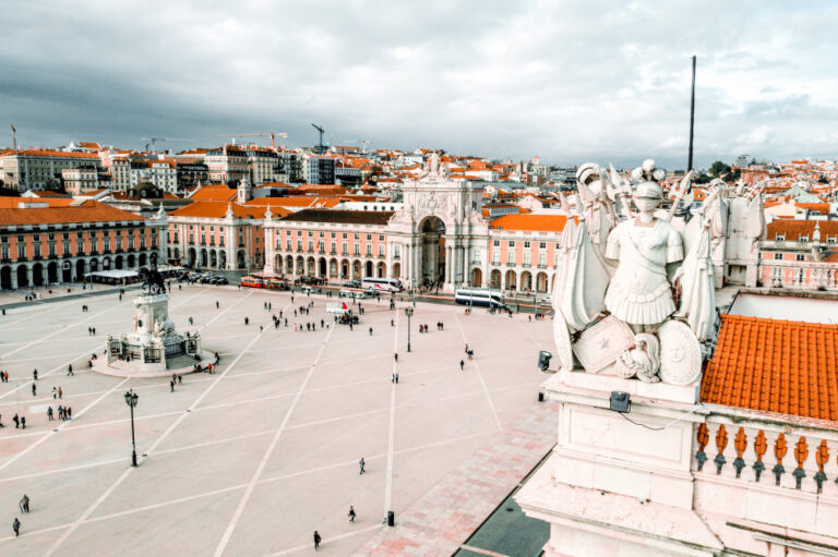 Turismo continua a crescer com recorde de receitas no alojamento de 608,2 milhões de euros em setembro