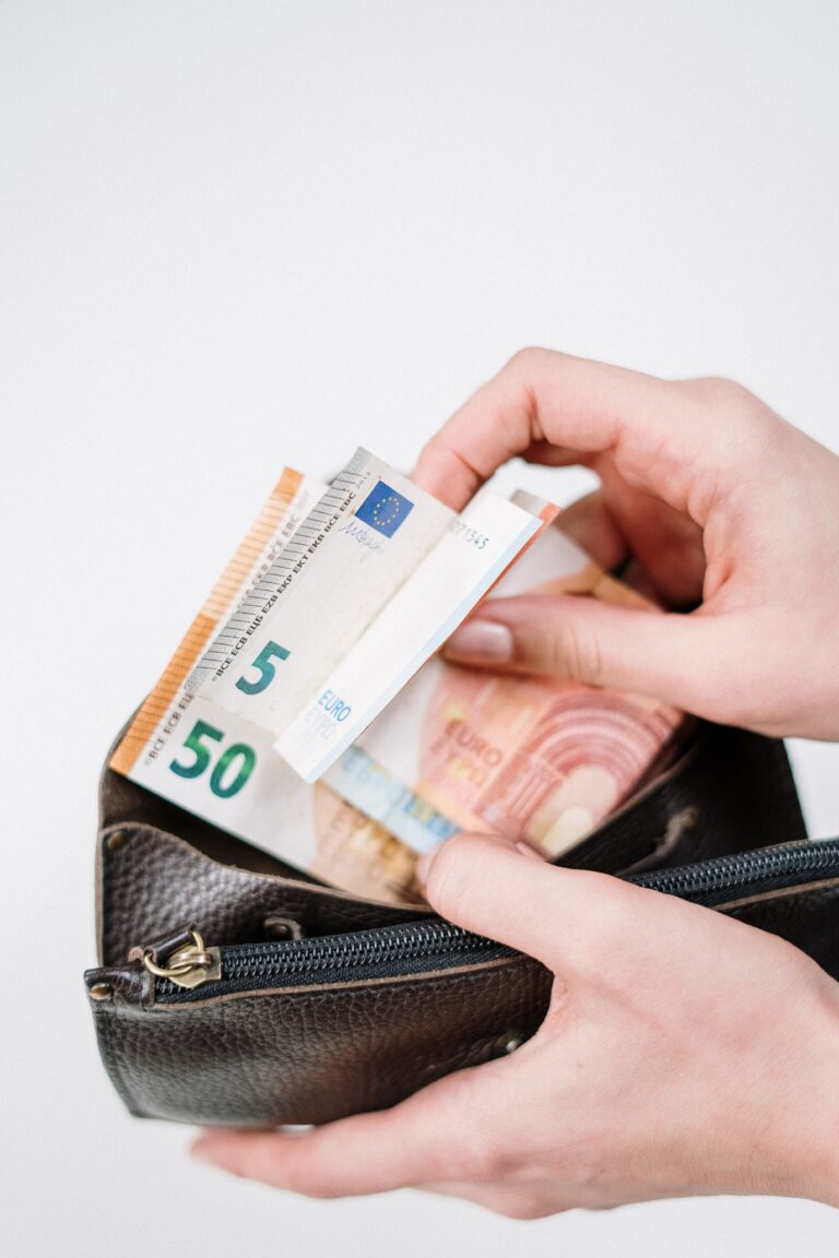 Desigualdade salarial entre homens e mulheres mantém-se acentuada