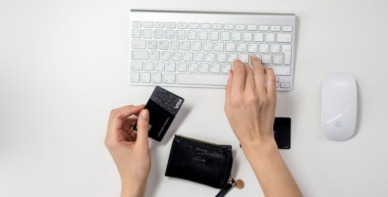 Dicas para comprar com segurança nesta temporada de compras