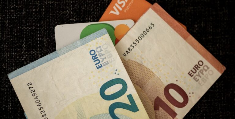 Rendimento familiar nos países da OCDE cai 0,5% no segundo trimestre