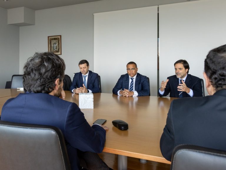 ANJE fecha protocolo com Fórum Angolano de Jovens Empreendedores
