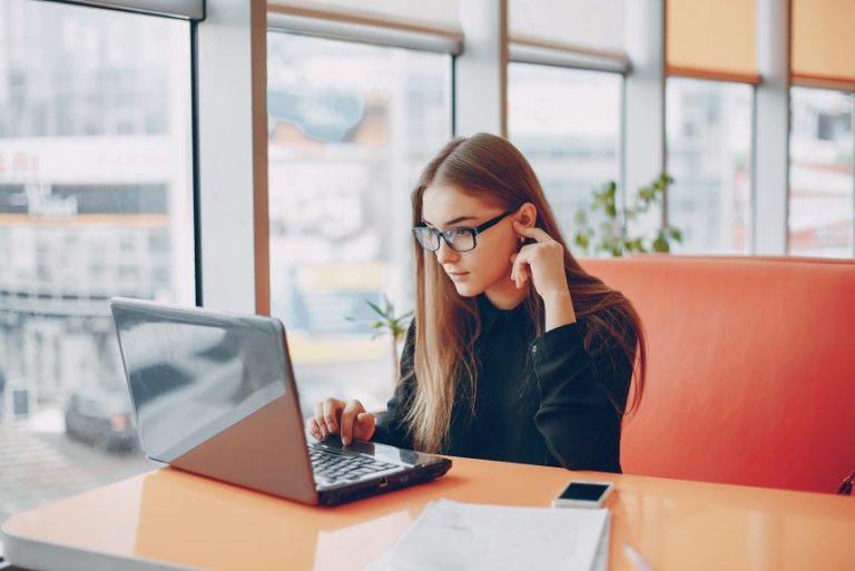 Descodifica-te volta a apoiar reintegração das mulheres no mercado de trabalho
