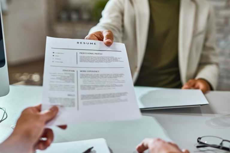 Adecco Portugal abre vagas de emprego para o verão