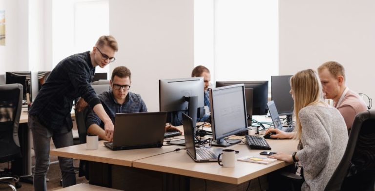 Associação cria rede global de espaços de trabalho para apoiar PME
