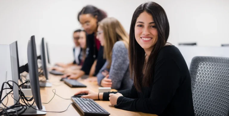 Microsoft, Google e Sonae são as empresas mais desejadas pelos estudantes portugueses