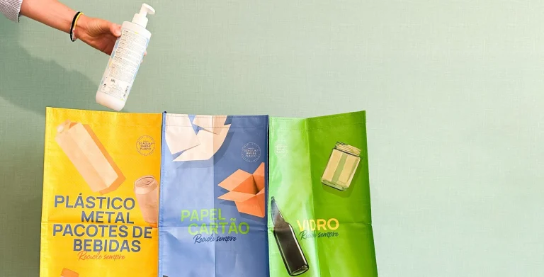 Sociedade Ponto Verde lança sacos de reciclagem feitos de plástico marinho