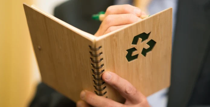 Livro para apontar as medidas de reciclagem na empresa